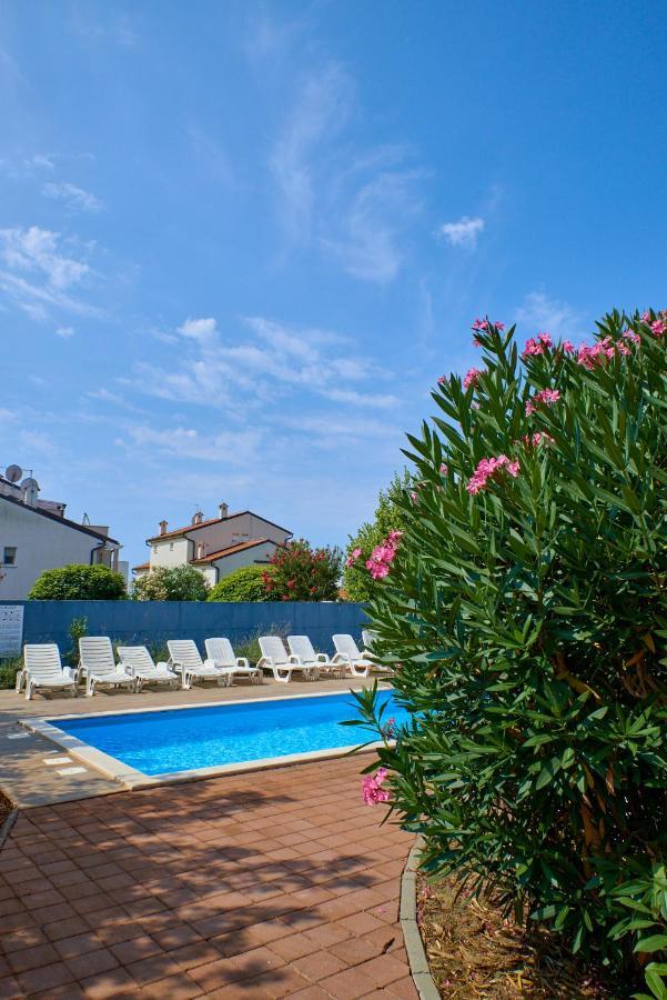 Cittanova Boutique Apartment Con Piscina Novigrad Istria Exterior foto